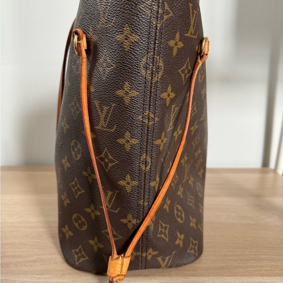 Louis Vuitton Neverfull MM Monogram - Picture 5 of 14